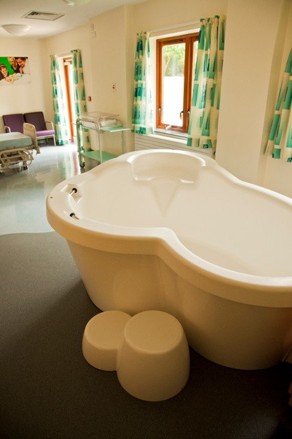 Victoria Hospital birthing pool is now open and available for women in  labour